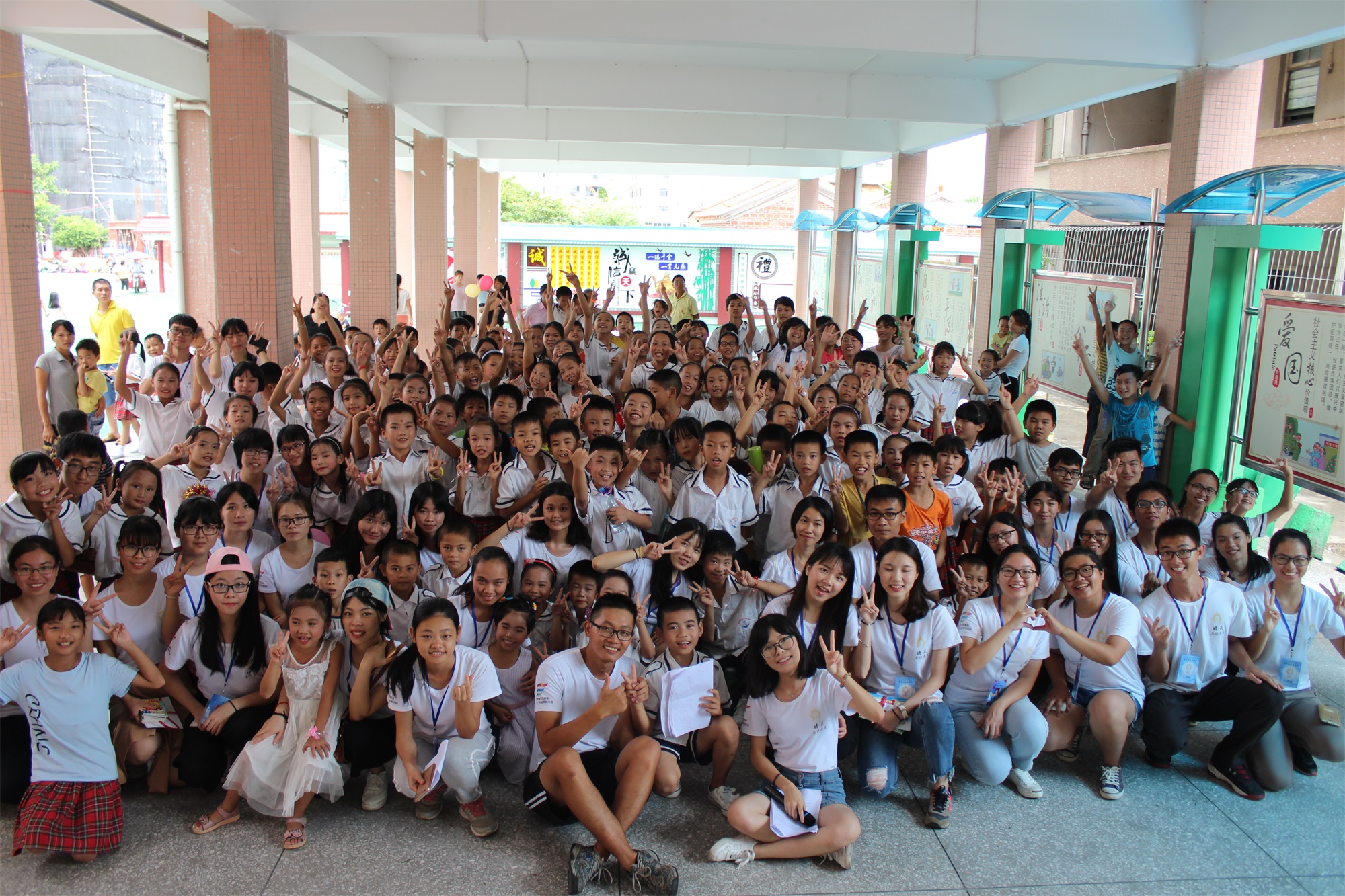 �����족���ʵ��������ǰ�С�������ջ����߱հ���ʽ